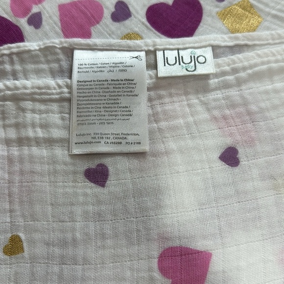 Lulujo - swaddle blanket - "with brave wings she flies" heart design - Picture 7 of 7